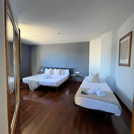 Vtz Orus Factory - Parking Muy Economico Hotel