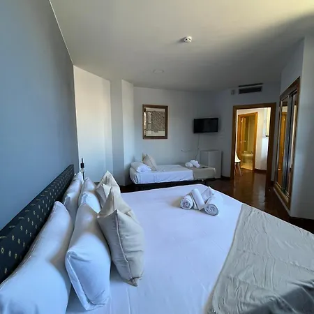 Vtz Orus Factory - Parking Muy Economico Hotel