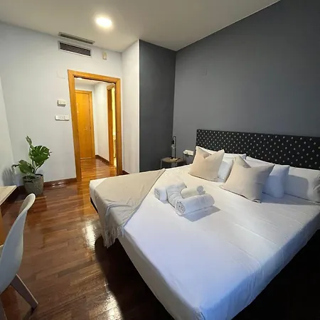 Vtz Orus Factory - Parking Muy Economico Hotel