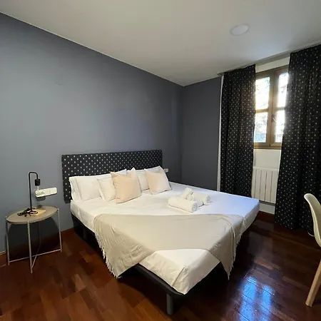 Vtz Orus Factory - Parking Muy Economico Hotel 2*
