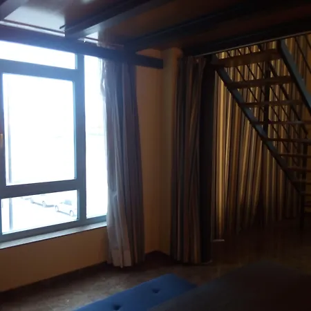 Vtz The Orus Factory - Parking Muy Economico Hotel