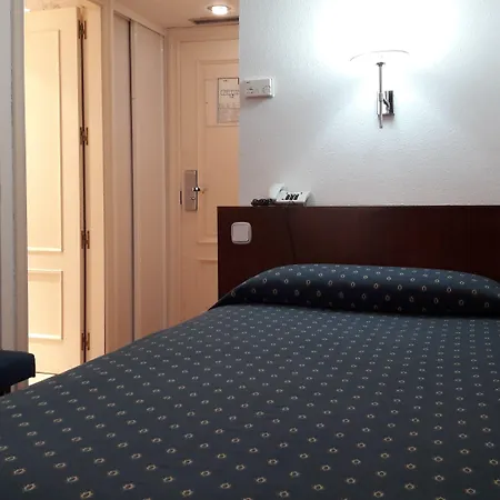 Hotel Vtz The Orus Factory - Parking Muy Economico