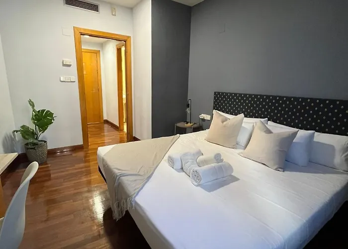 Vtz The Orus Factory - Parking Muy Economico Hotel