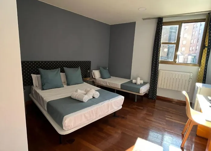 Vtz The Orus Factory - Parking Muy Economico Hotel 2*