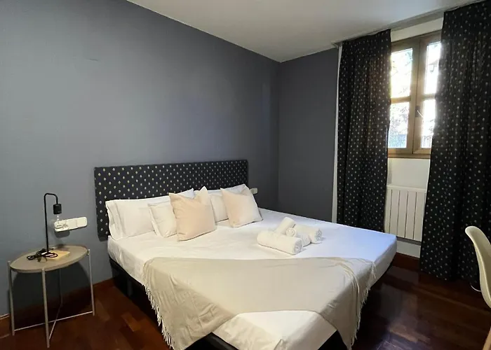 Vtz The Orus Factory - Parking Muy Economico Hotel 2*