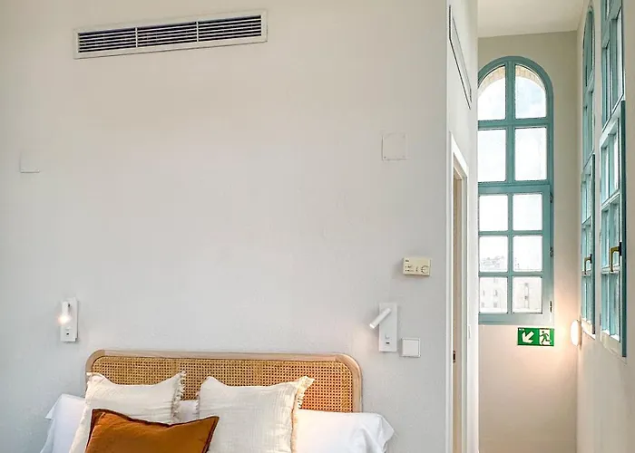 Vtz The Orus Factory - Parking Muy Economico فندق 2*