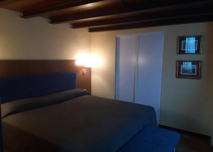 Vtz The Orus Factory - Parking Muy Economico Hotel