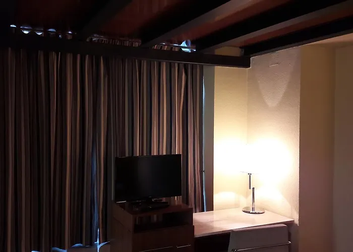 Vtz The Orus Factory - Parking Muy Economico 2* سرقسطة