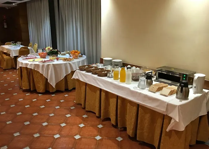 Vtz The Orus Factory - Parking Muy Economico Hotel